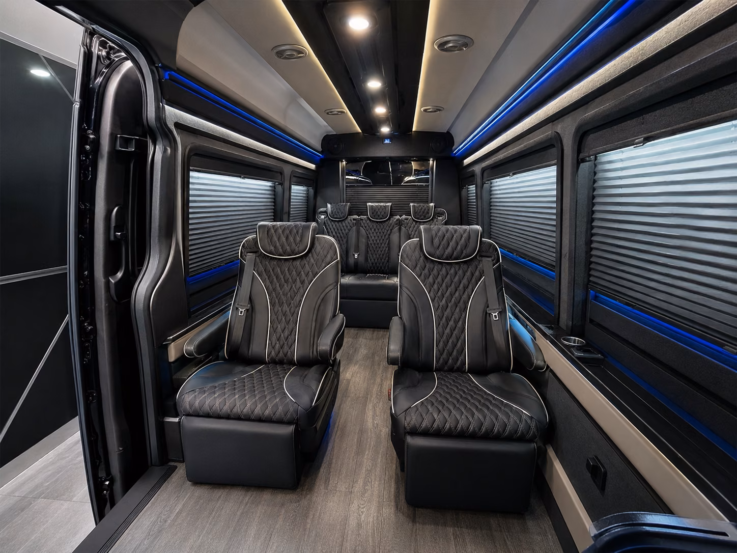 charterbusservicesnashville com helps you arrange bachelorette group airport pickups in nashville