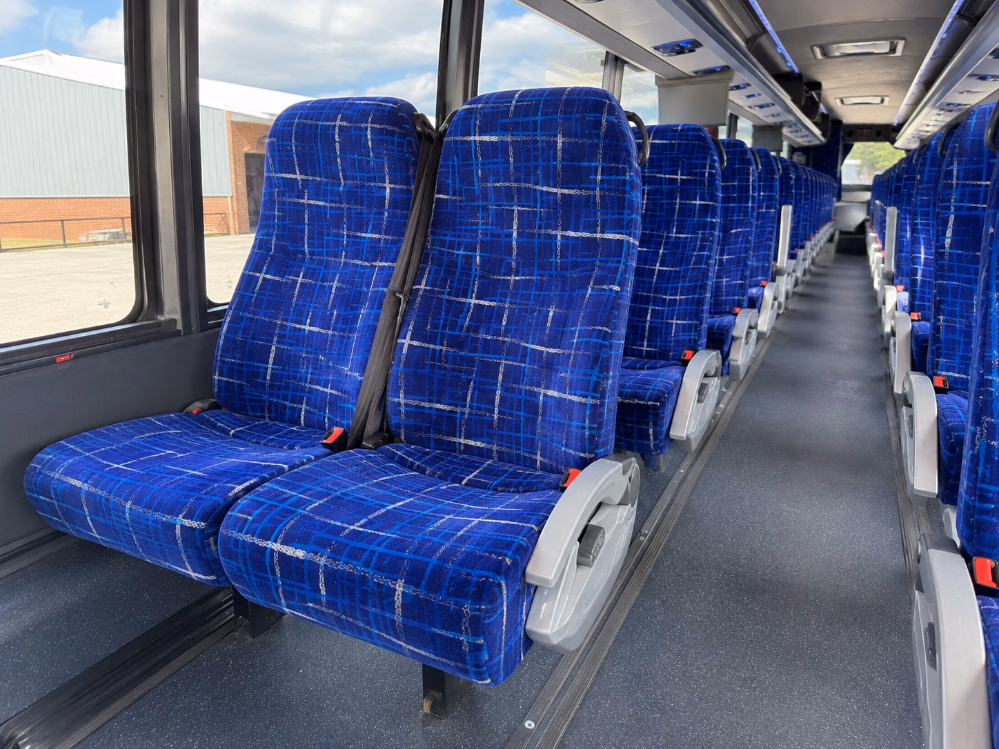 how the day of the week changes what a charter bus costs in nashville tennessee