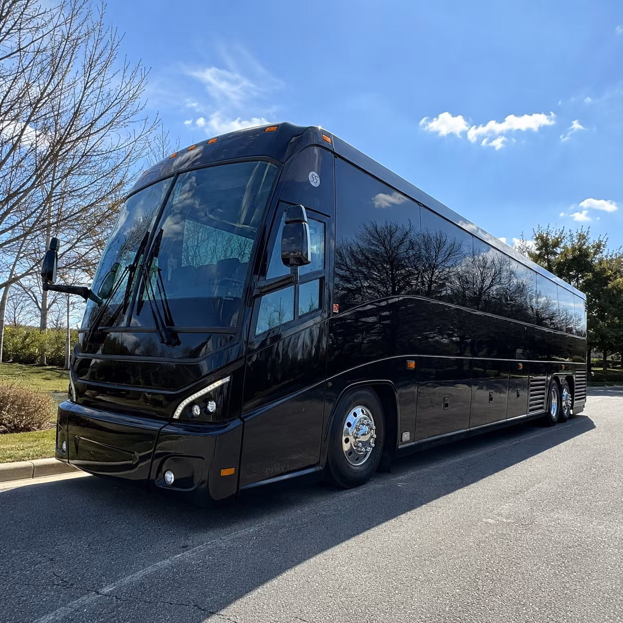 nashville charter bus services exterior